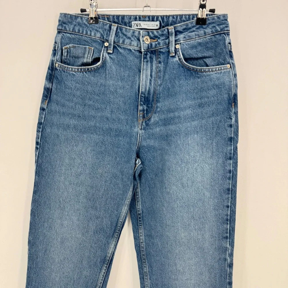ZARA Women Blue Wash Straight Leg Raw Hem Denim Jeans Size 6‎